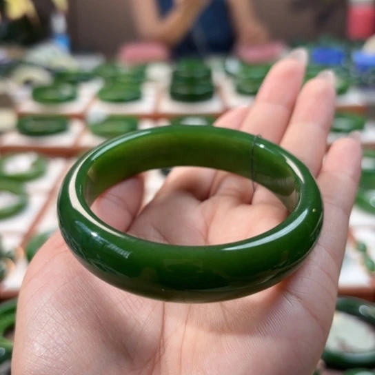 和田玉（碧玉）手镯未镶嵌