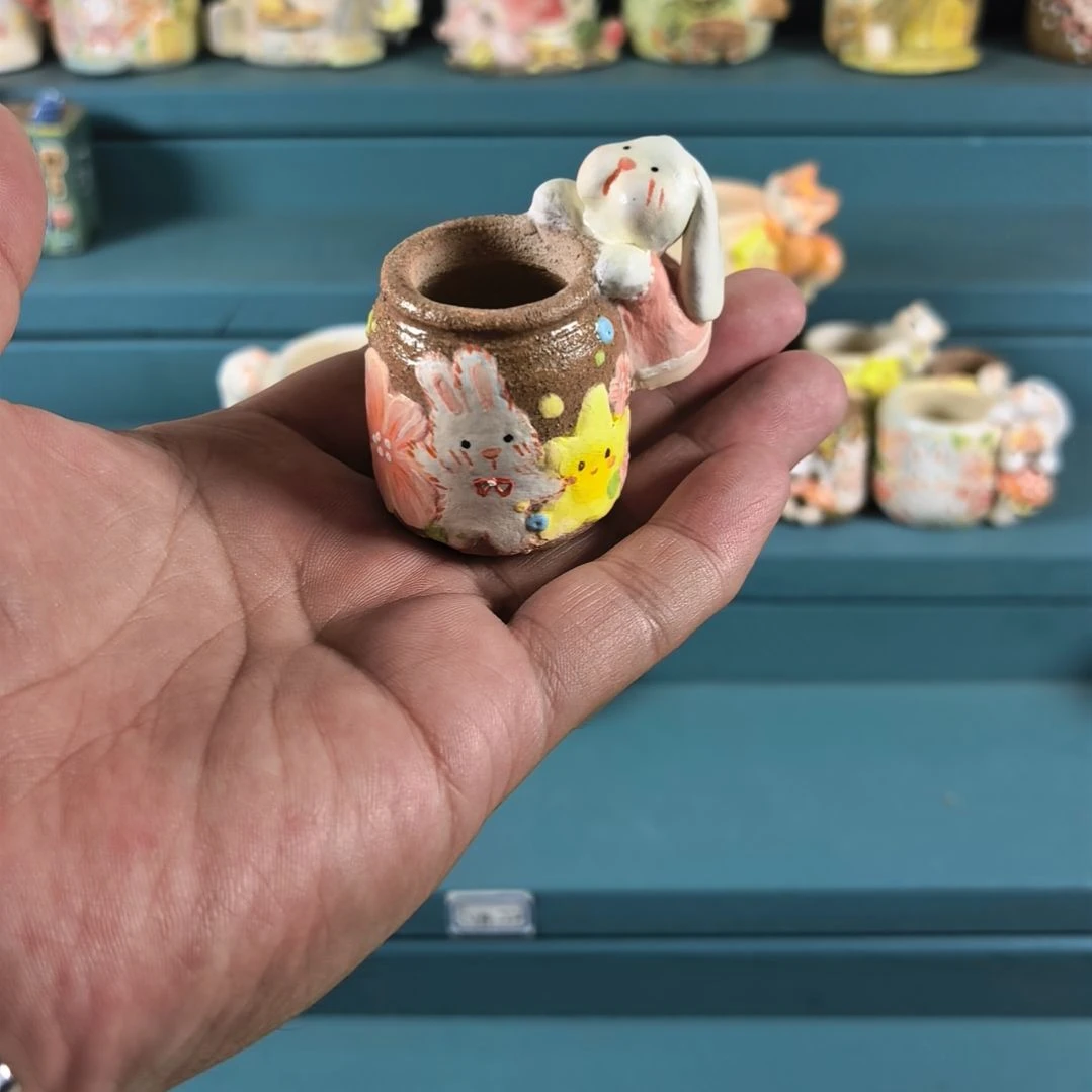 粉裙子小兔 手绘多肉花盆