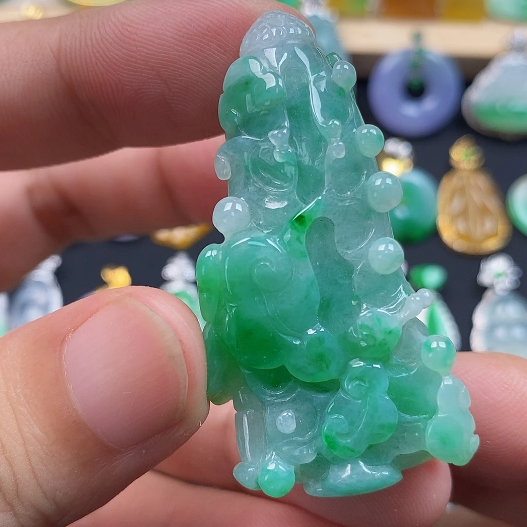 翡翠未镶嵌颈饰翡翠