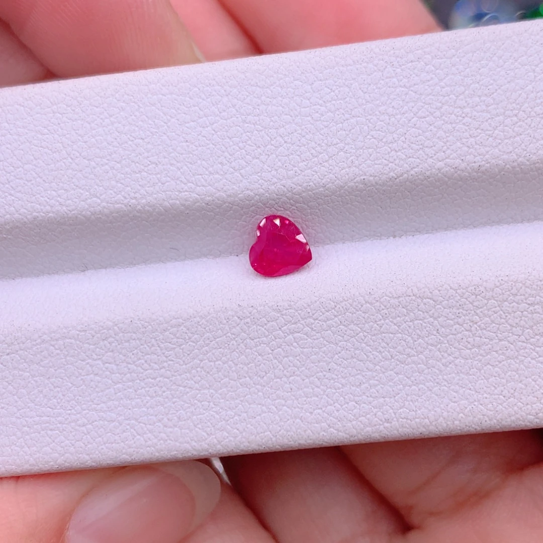 红宝石裸石0:63克拉心5缅甸红宝
