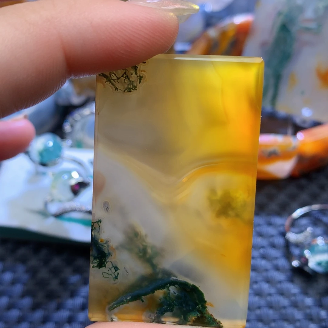 未镶嵌颈饰玛瑙/玉髓锦*