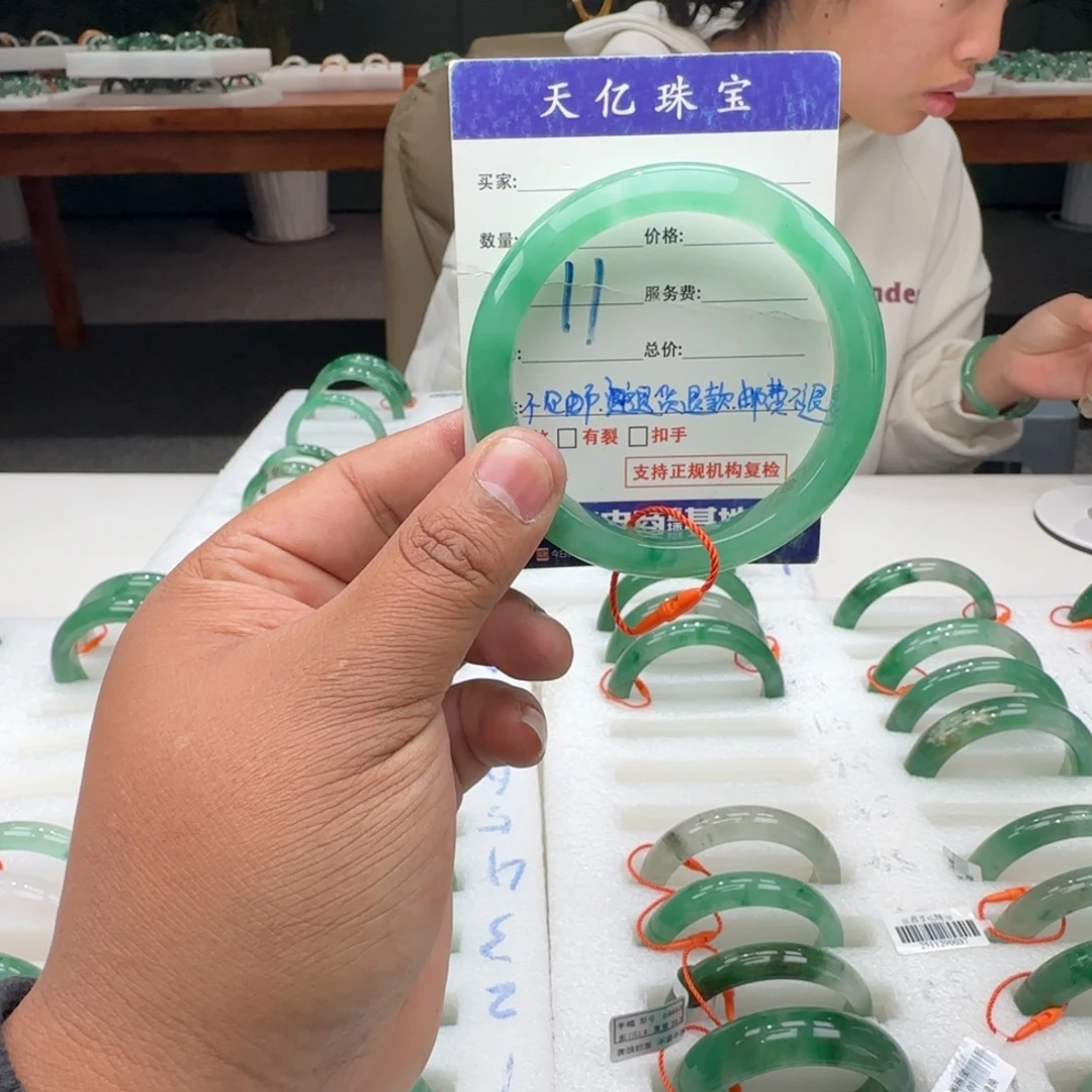 石英质玉未镶嵌手镯59+