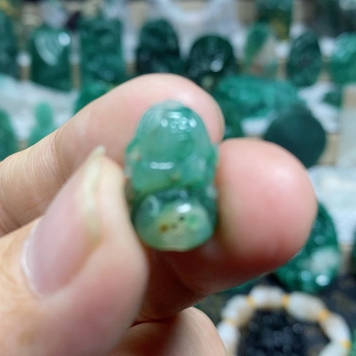 未镶嵌独山玉颈饰