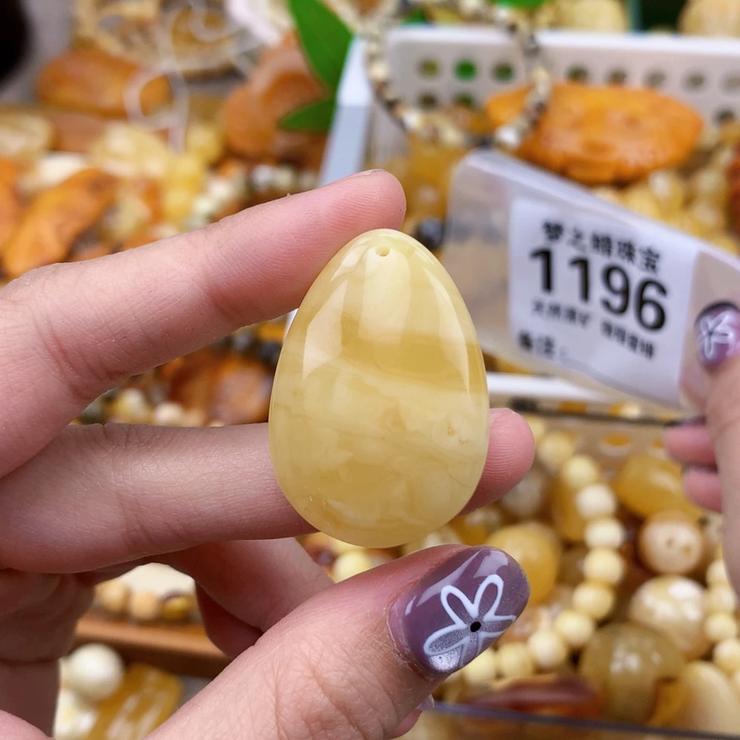 蜜蜡未镶嵌珠宝奇石