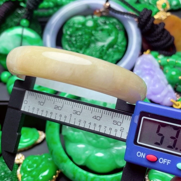翡翠未镶嵌手镯手镯