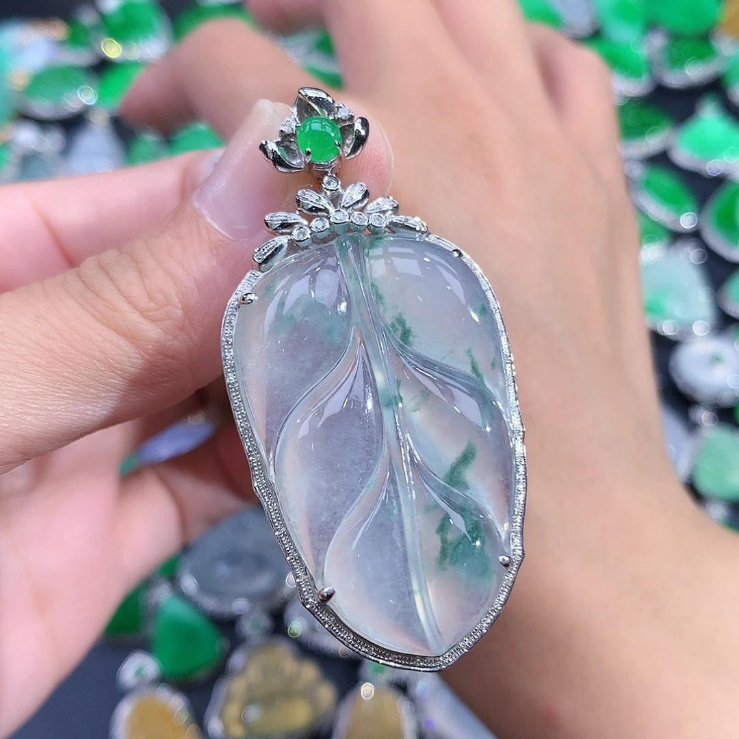 翡翠18K金镶嵌吊坠(赠链)