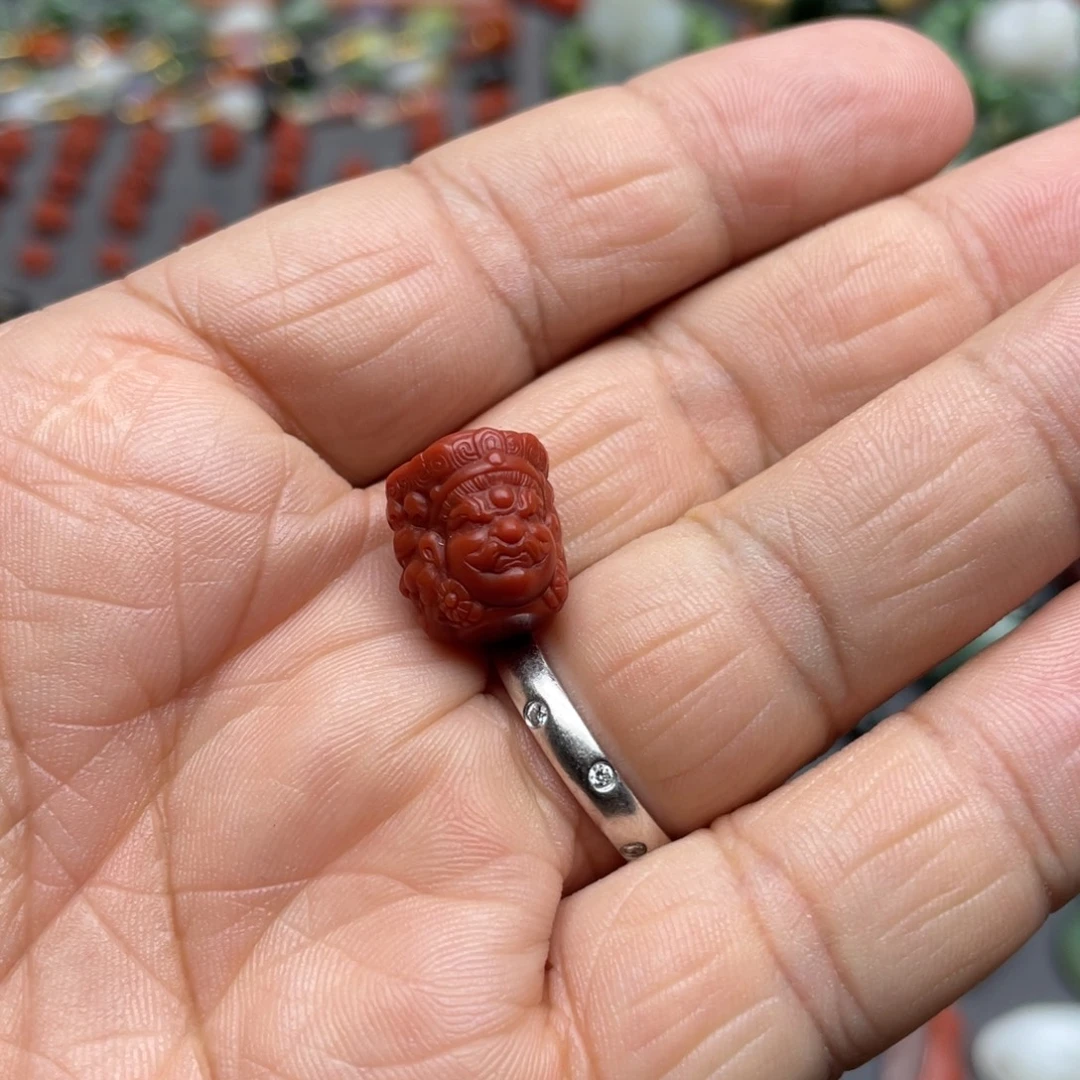 胡****玛瑙/玉髓未镶嵌颈饰