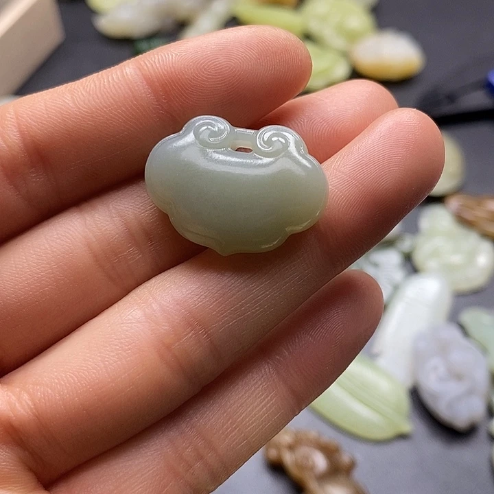 颈饰未镶嵌和田玉用****）