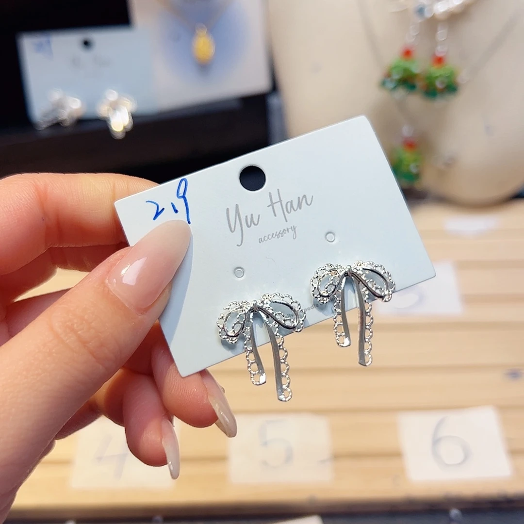 琉璃纯铜合金蝴蝶结耳钉