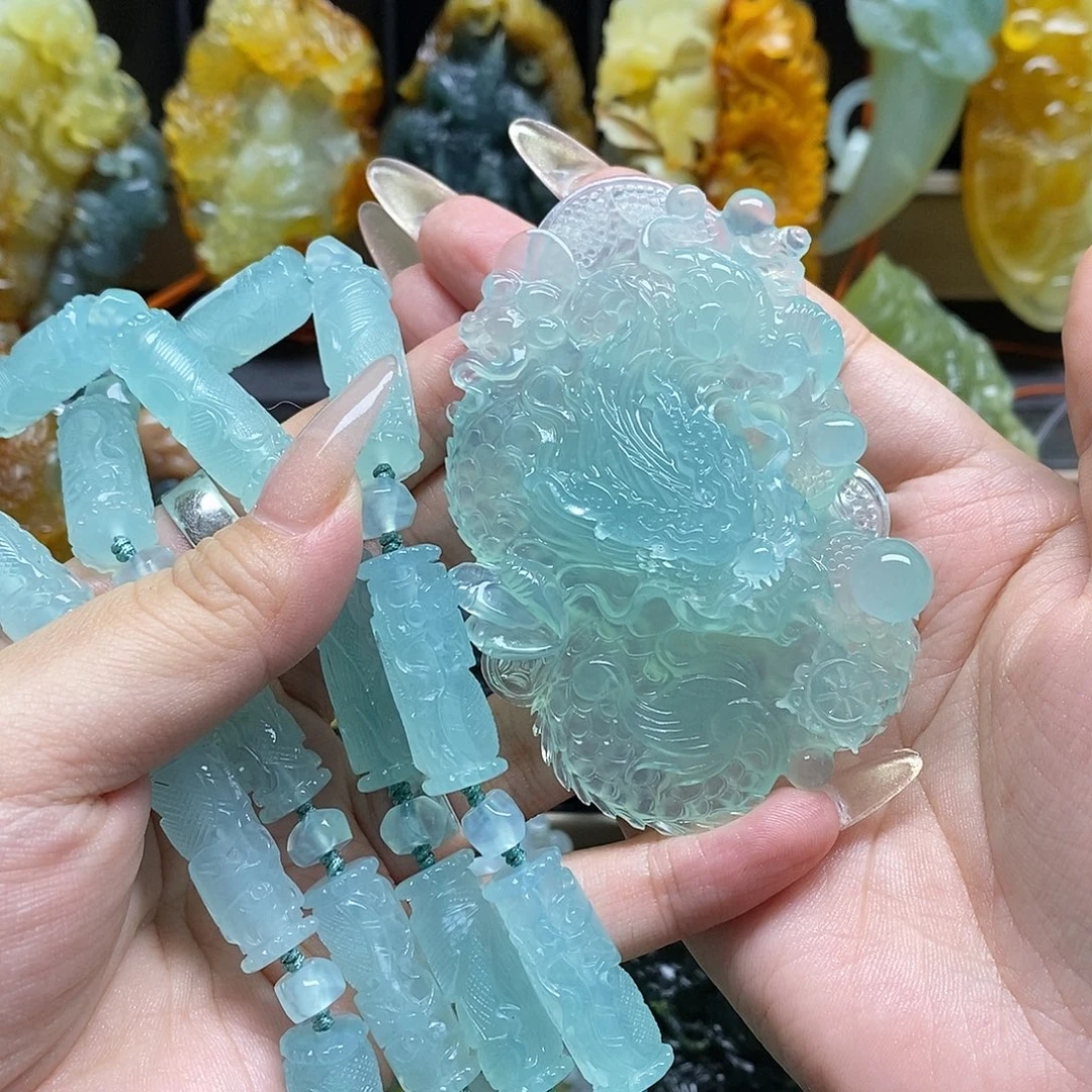 一***！蛇纹石玉未镶嵌颈饰