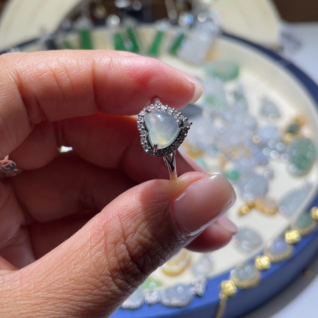 颈饰银S925镶嵌翡翠戒指