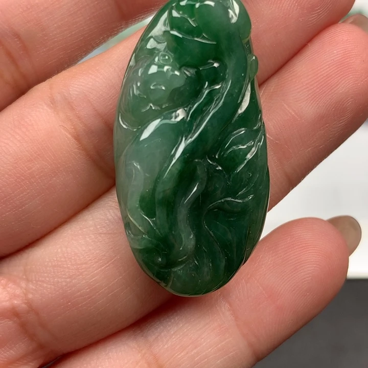 翡翠未镶嵌颈饰翡翠