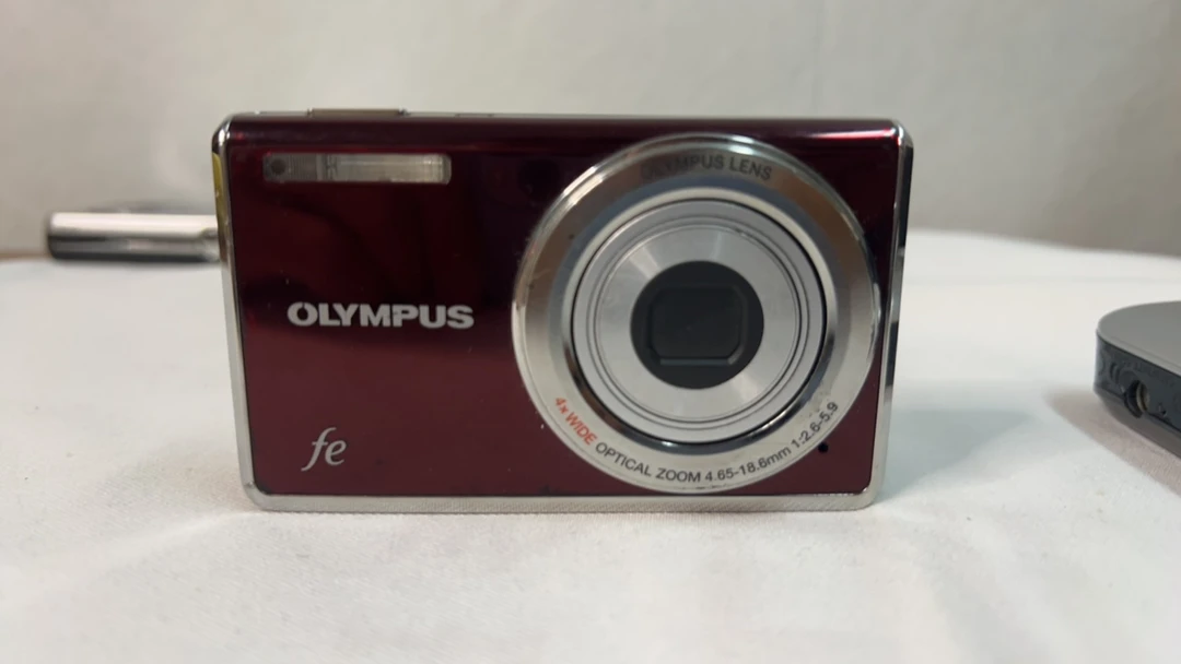 9新 Olympus/奥林巴斯 fe4010 1200w像素 4x光变配件齐全 冷白皮