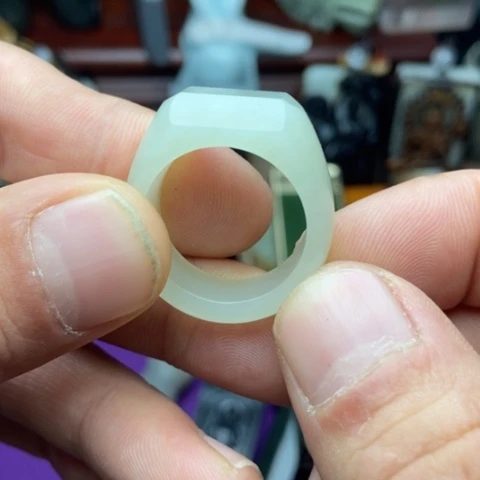 未镶嵌手镯透闪石质玉