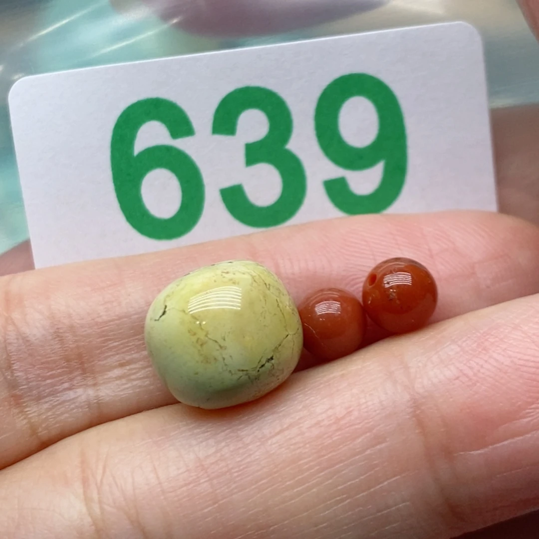 南红玛瑙未镶嵌珠宝奇石