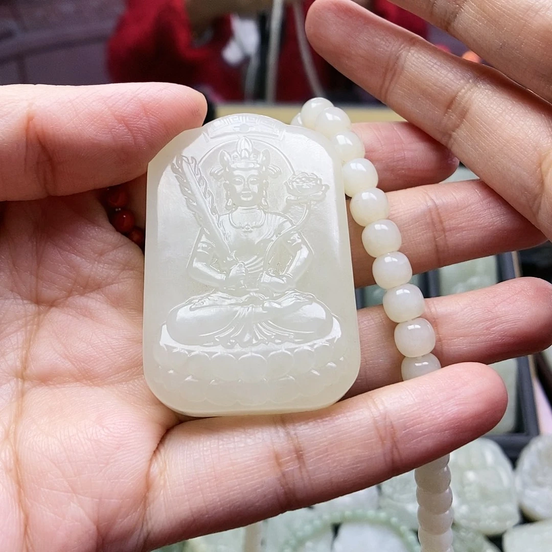 和田玉颈饰未镶嵌山*