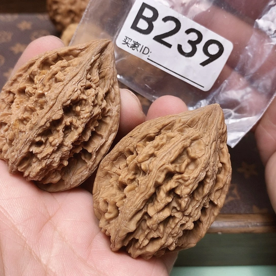 把件文玩核桃大沽石39尺。