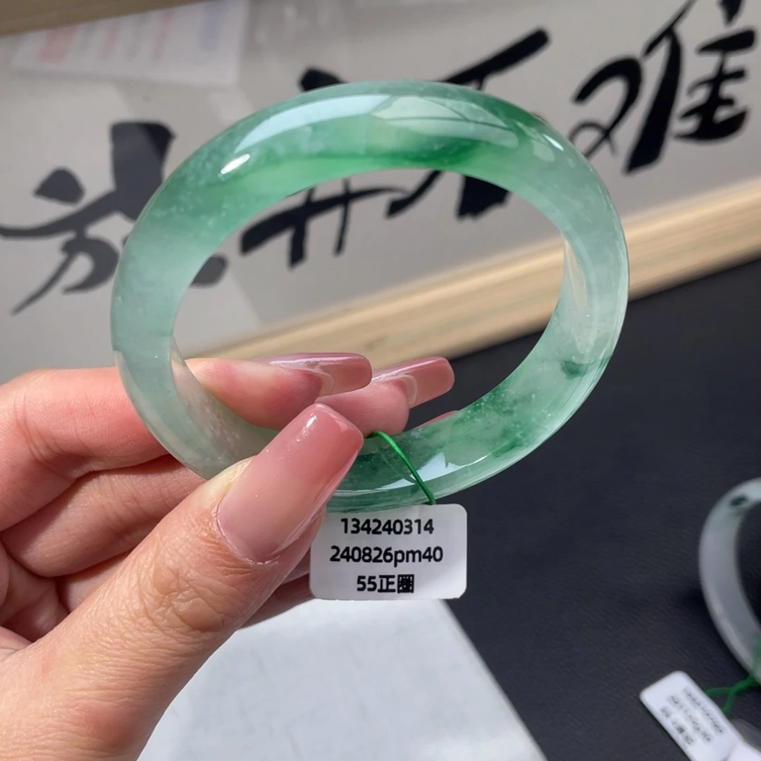 翡翠未镶嵌手镯正圈55冰飘花起光