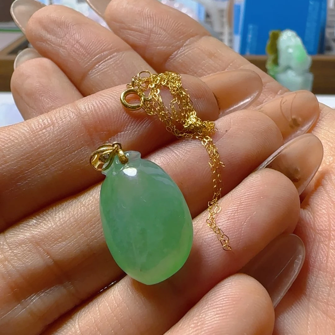 翡翠18K金镶嵌颈饰用****1翡翠520