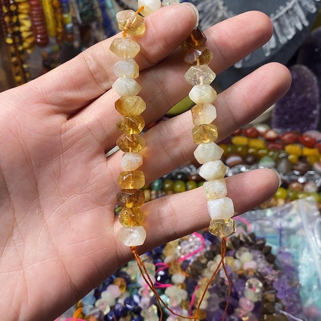 石英质玉未镶嵌，天然黄水晶冲角10mm，