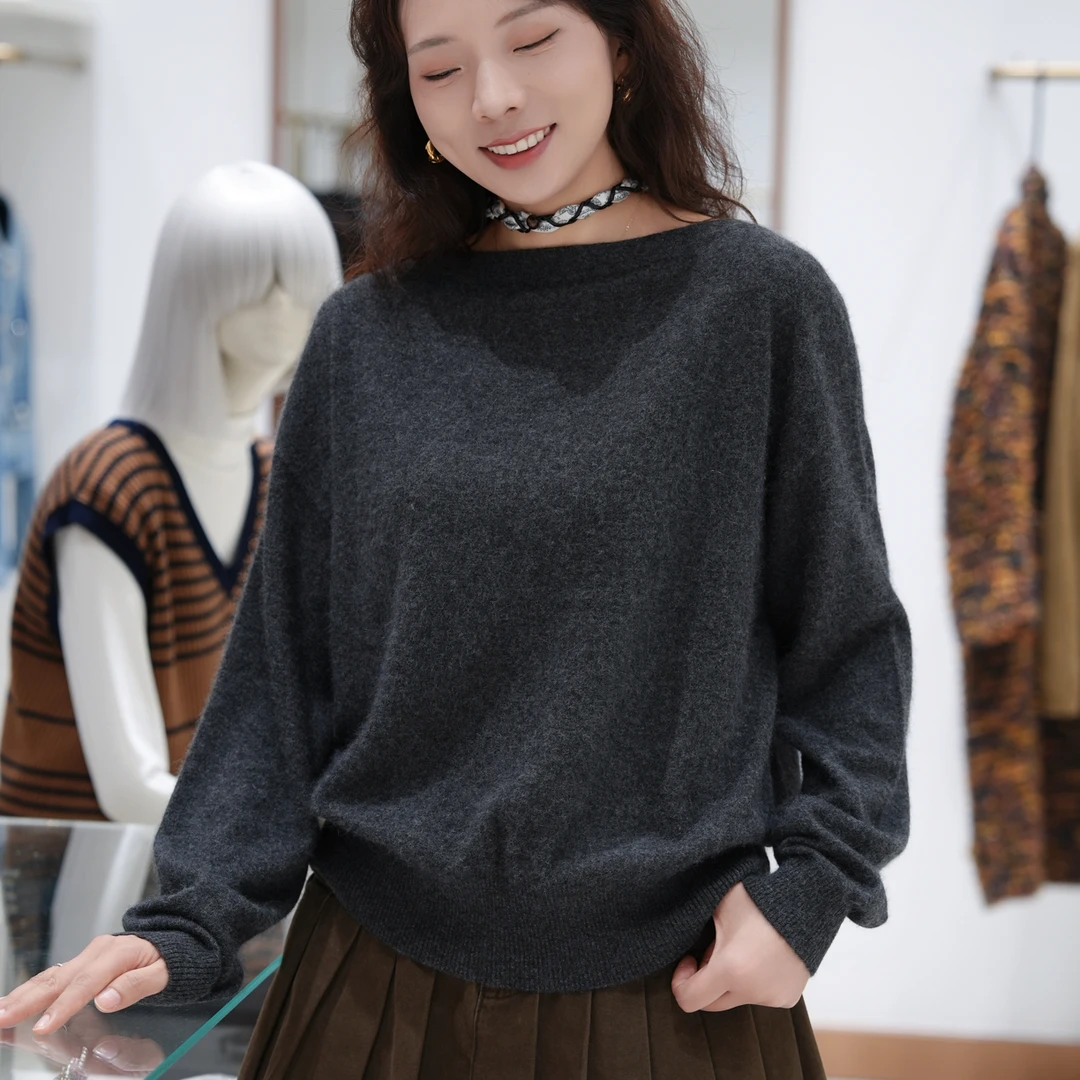 DIANA VEVINA一字领毛针织衫