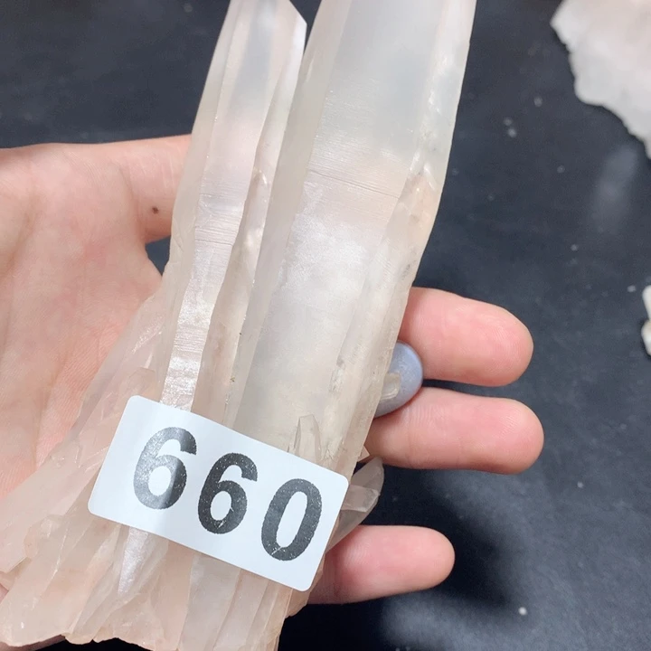 水晶簇未镶嵌水晶S****?