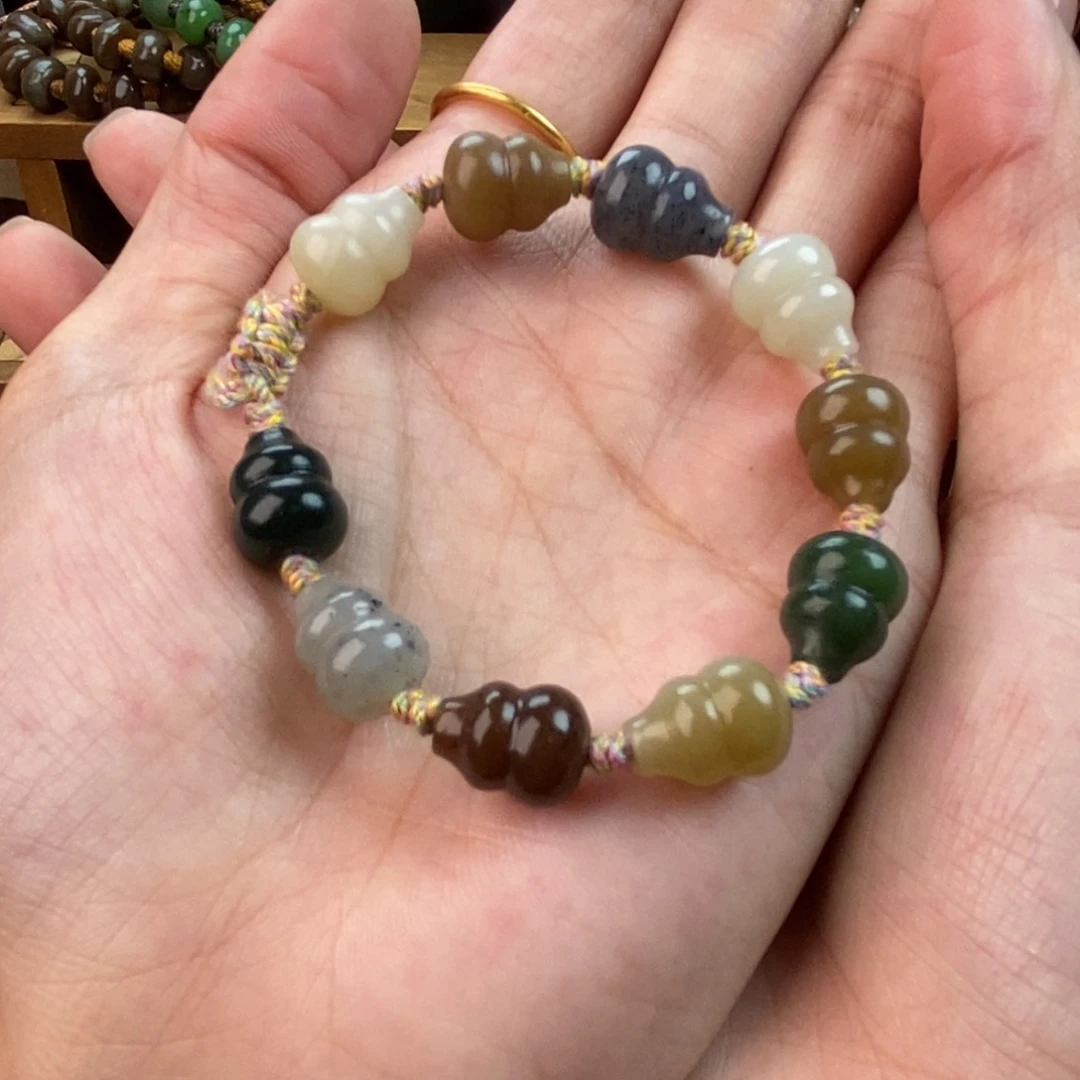 大***酱和田玉未镶嵌颈饰