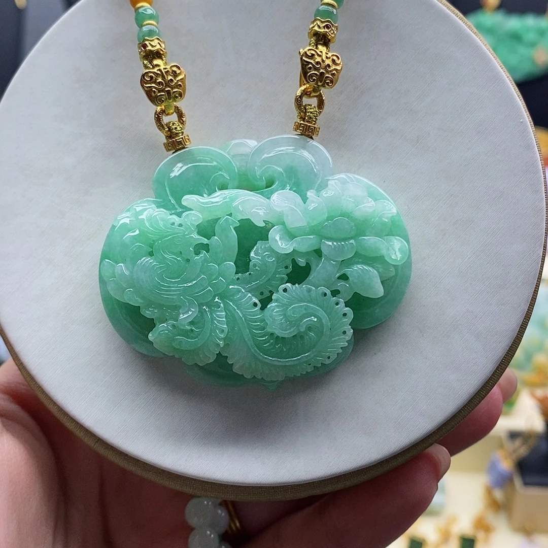 吊坠(赠链)未镶嵌翡翠