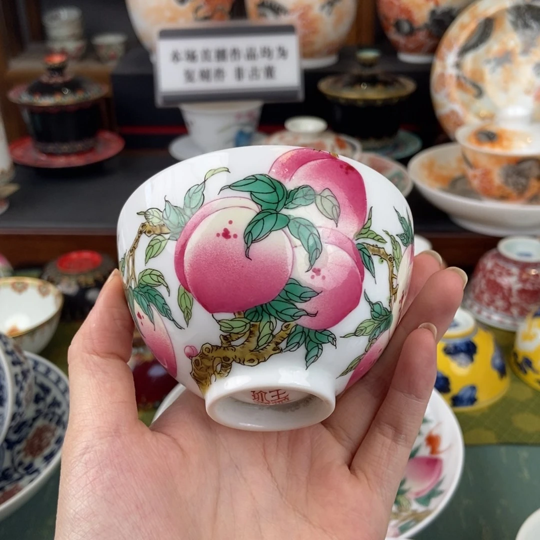 陶瓷的设计师是一个人