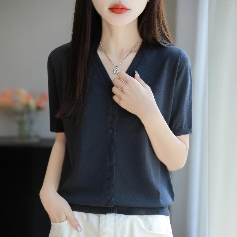 时尚女装品牌夏季新款V领短袖针织开衫女T恤时尚气质纯色上衣女