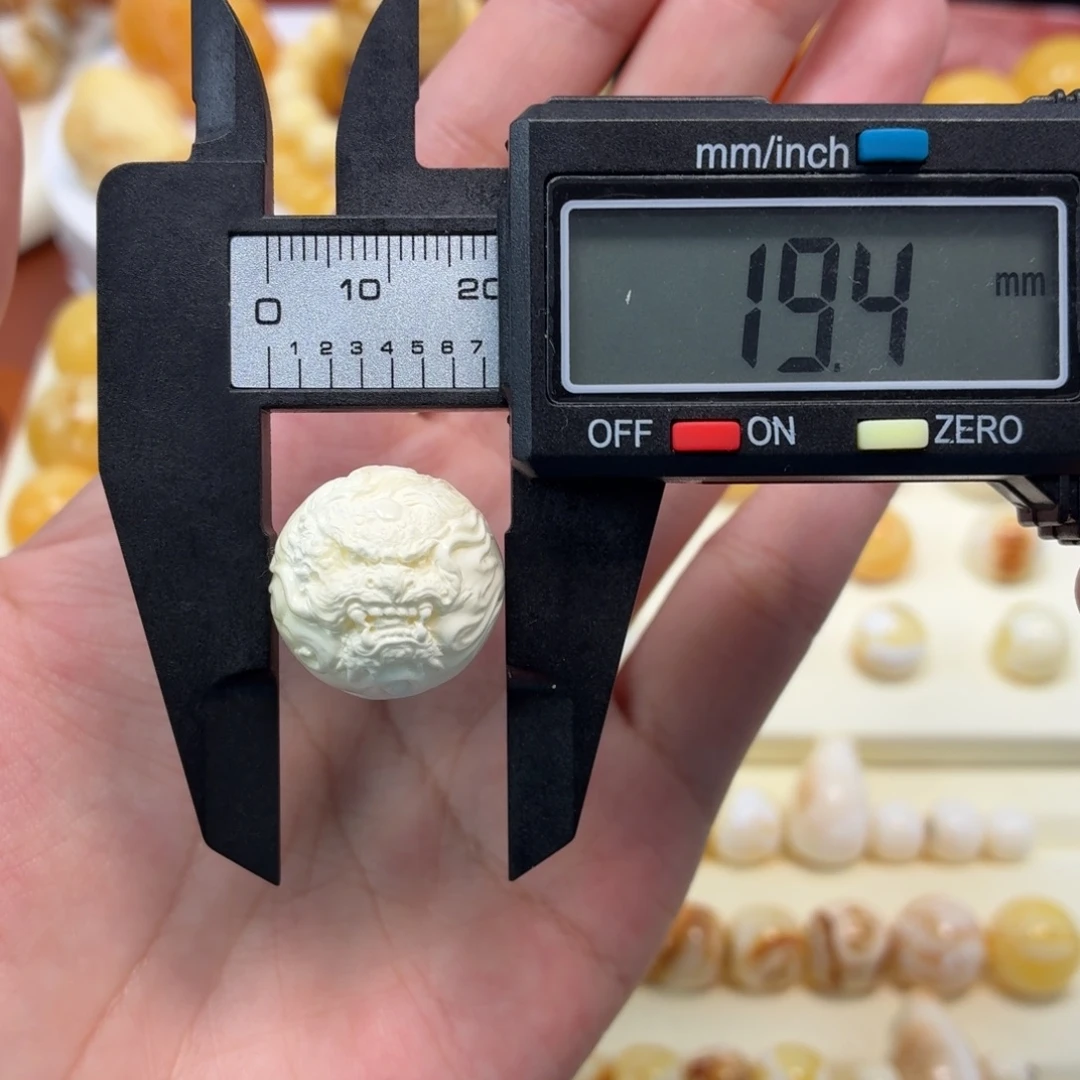 琥珀未镶嵌珠宝奇石乌料石膏白