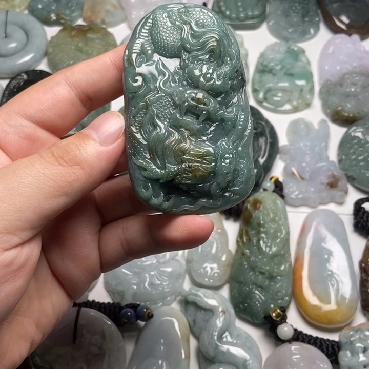 翡翠未镶嵌颈饰双龙77