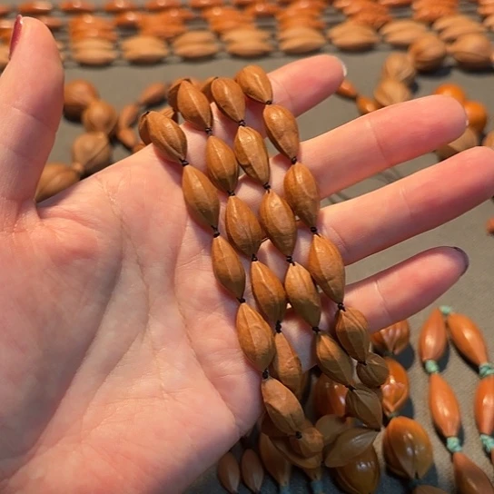 0.9小金瓜子脖挂款