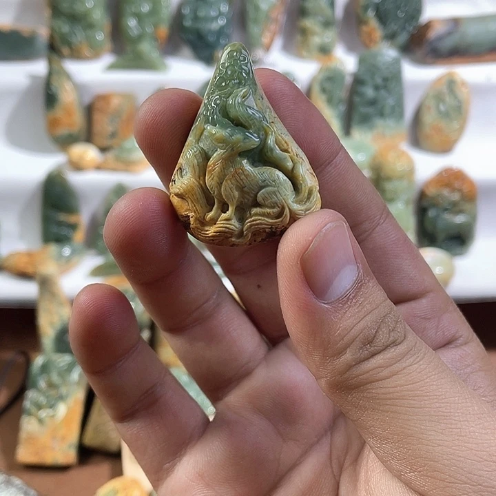 岫岩河磨玉（透闪石质玉）未镶嵌颈饰