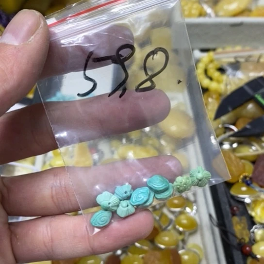 蜜蜡裸石未镶嵌多样性发货2个