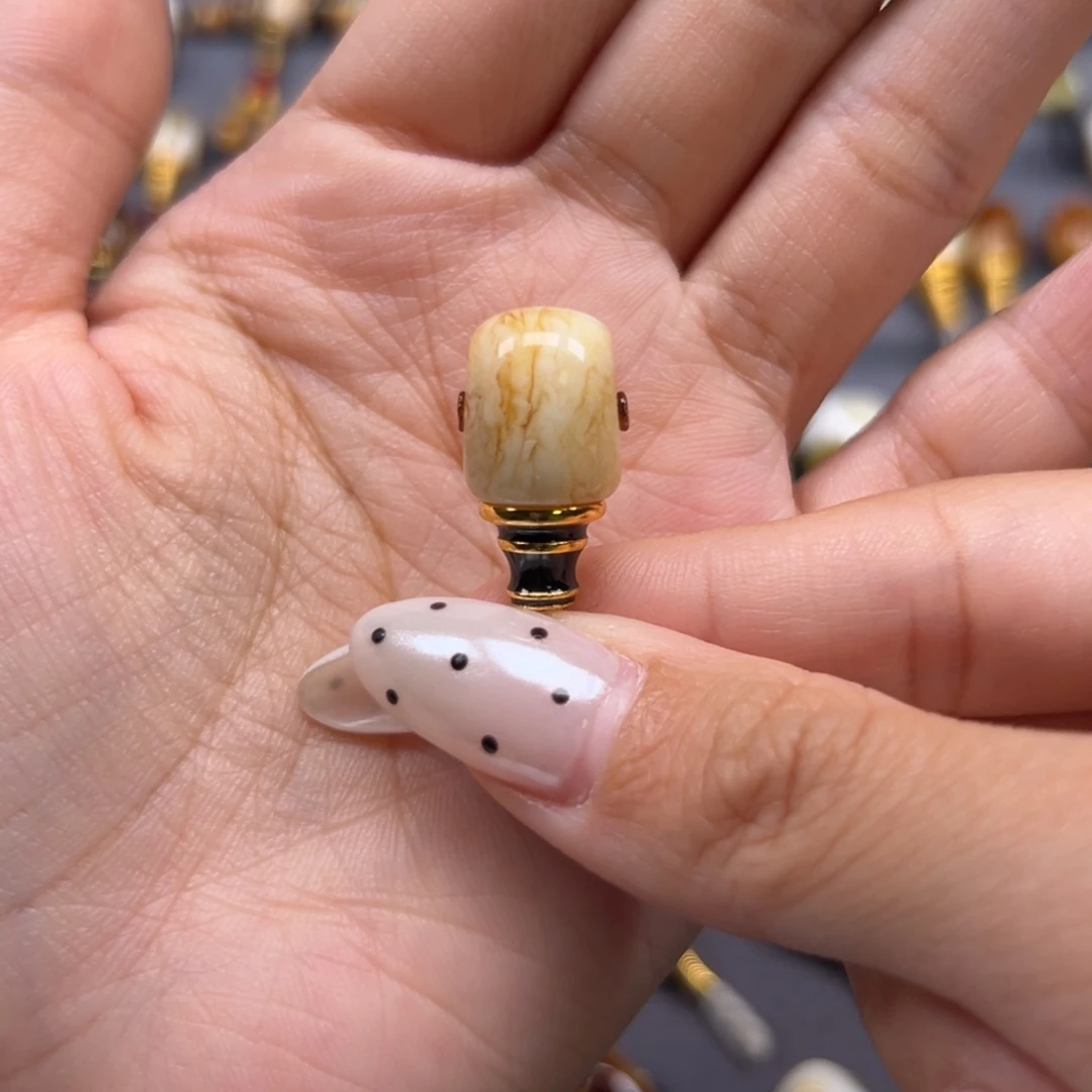 琥珀未镶嵌裸石10.3mm