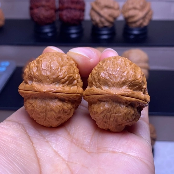文玩核桃把件粗筋钢炮71