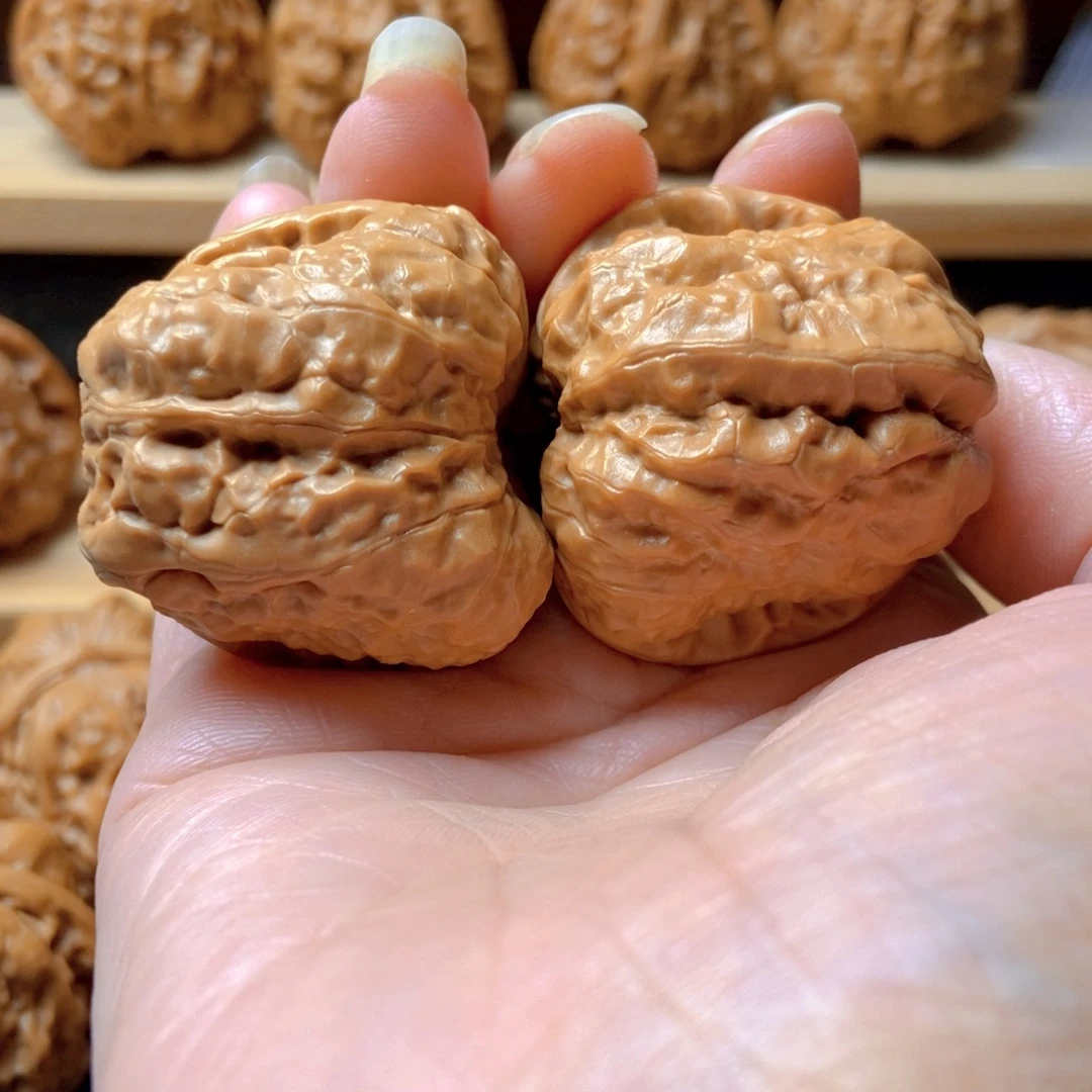 天***业文玩核桃吊坠蛤蟆头