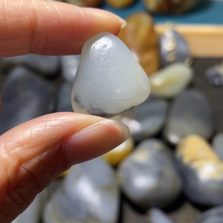 王***）和田玉未镶嵌颈饰