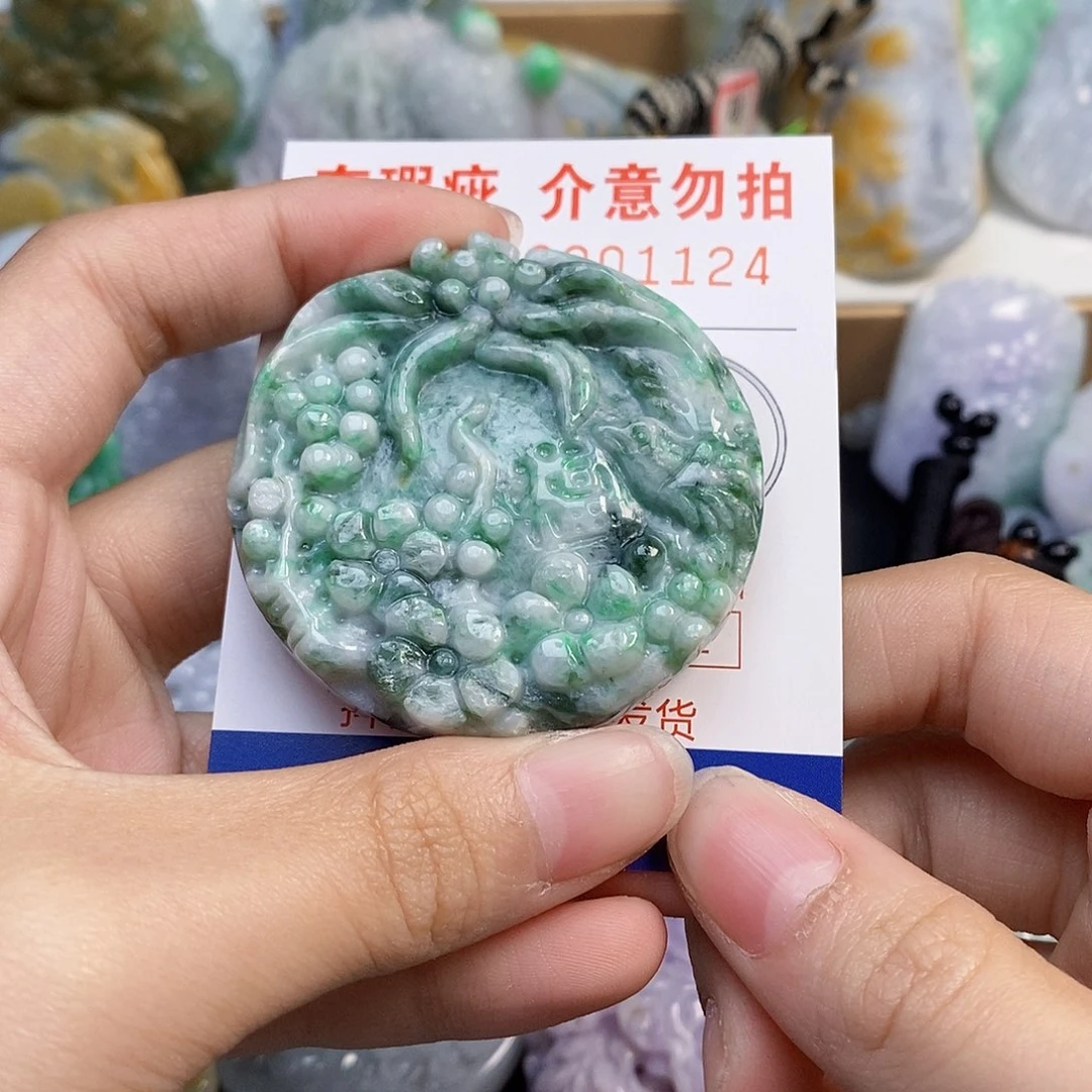 吊坠(不含链)未镶嵌翡翠