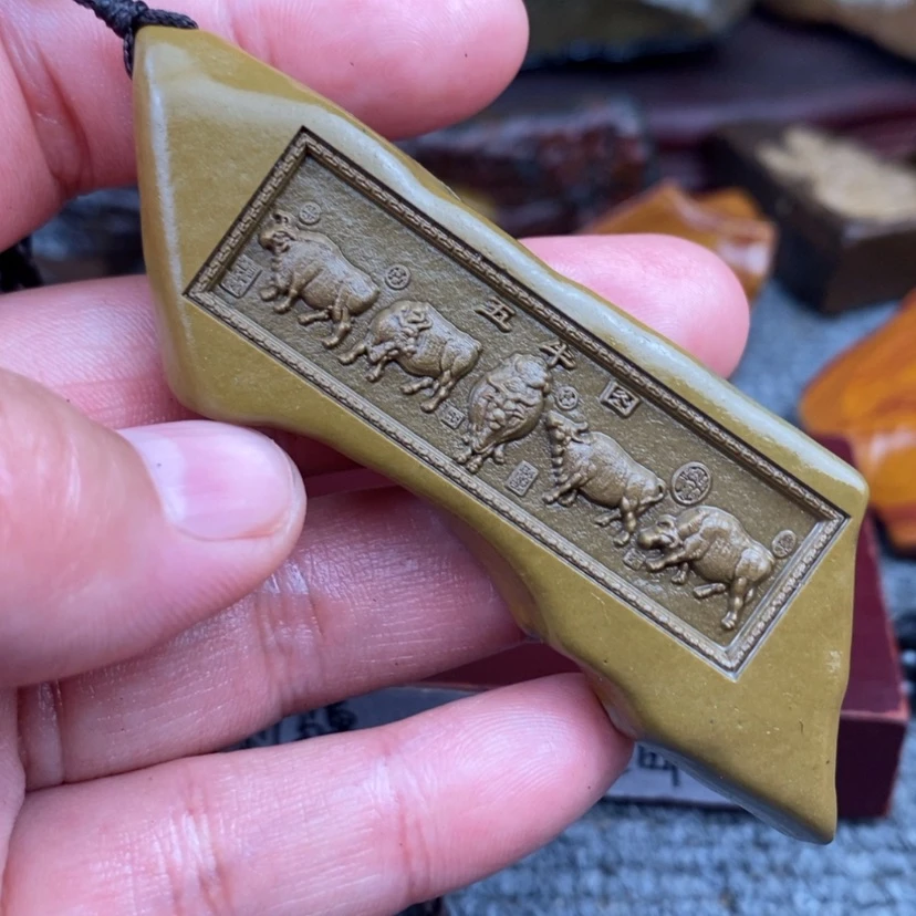 【闪购商品】原石雕刻手把件