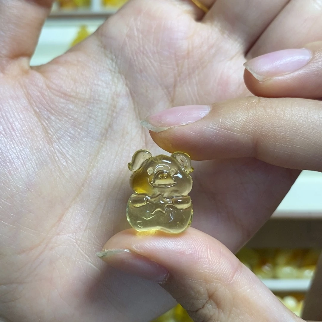琥珀未镶嵌裸石小猪