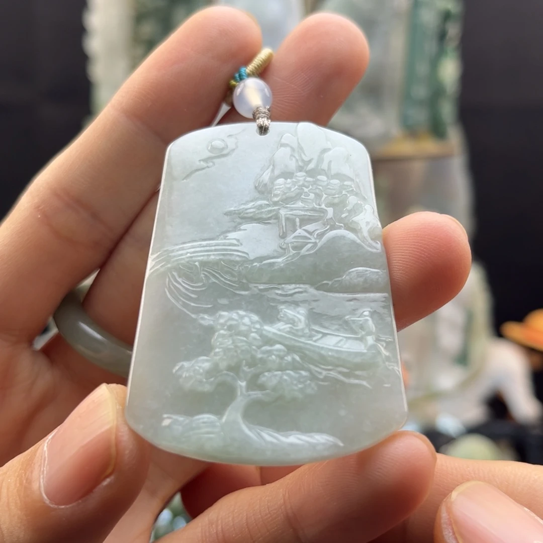 翡翠未镶嵌颈饰山水牌