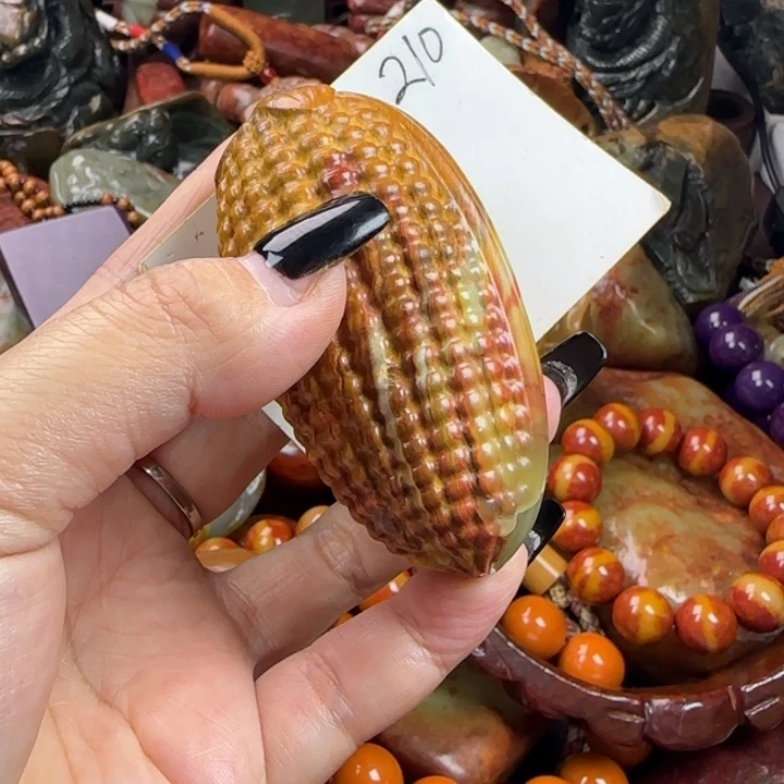 透闪石质玉未镶嵌珠宝奇石