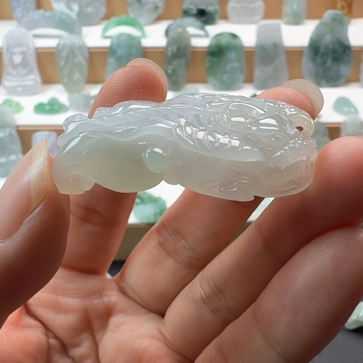 蝶***员翡翠未镶嵌项链翡翠