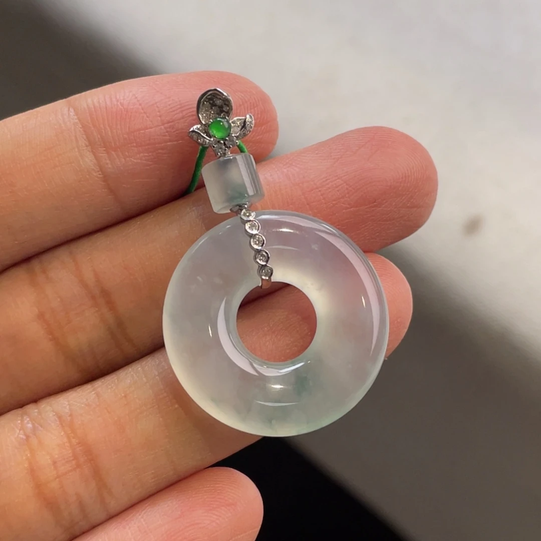 翡翠18K金镶嵌颈饰甜甜圈吊坠【买断价6175】