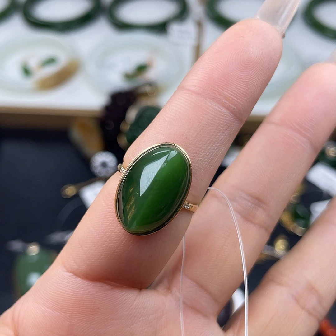 和田玉（碧玉）戒指18K金镶嵌