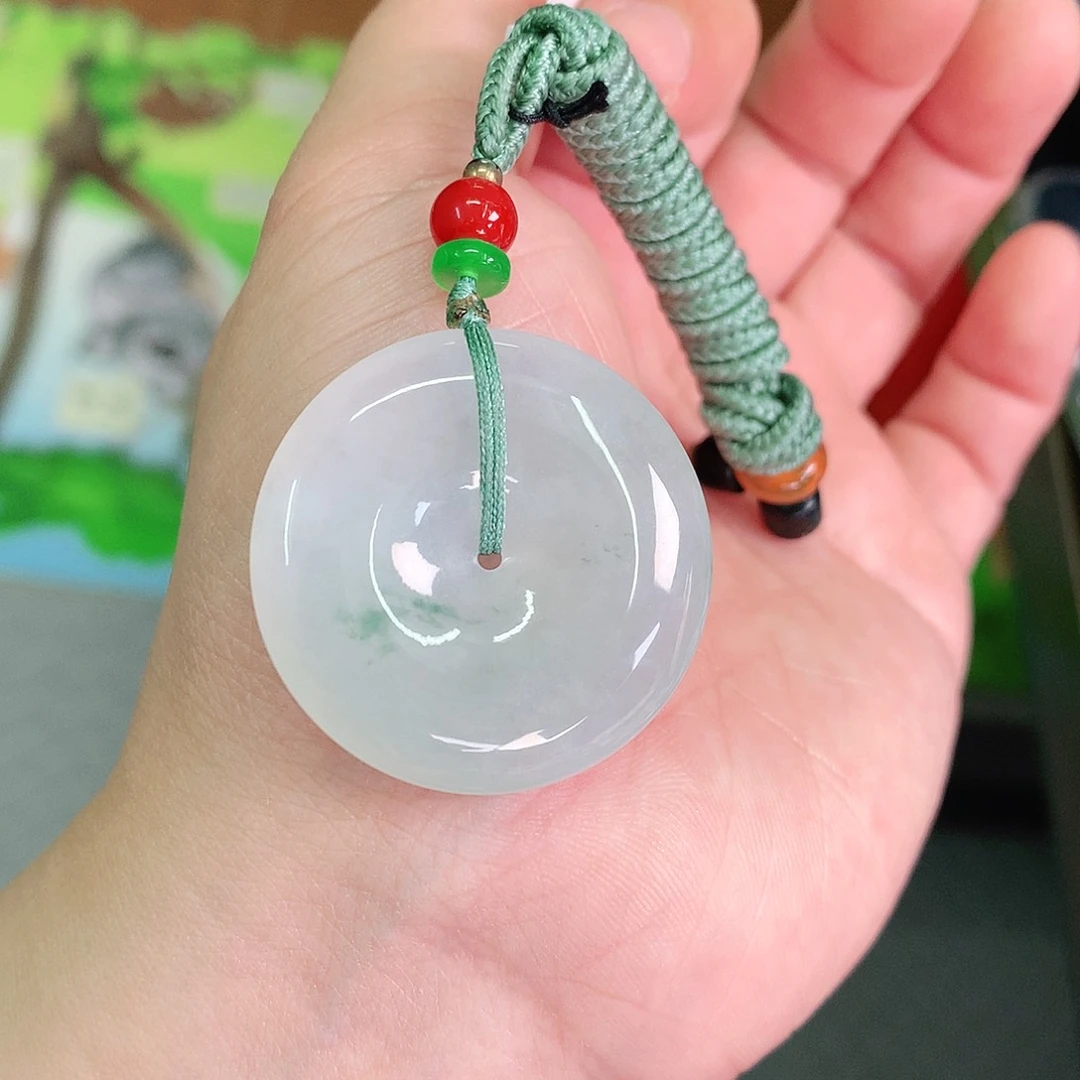 翡翠颈饰未镶嵌飘绿扣33*6