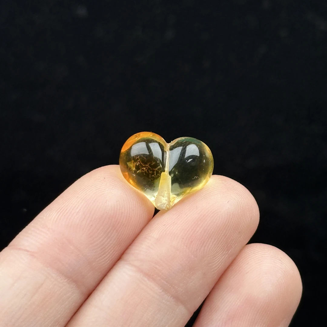 K8690天然原矿蜜蜡 爱心 14.2*11.6mm支持复检假一罚十