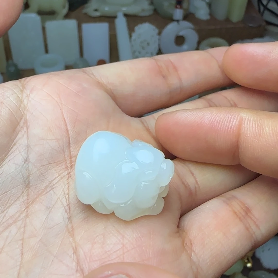 和田玉挂件未镶嵌猪